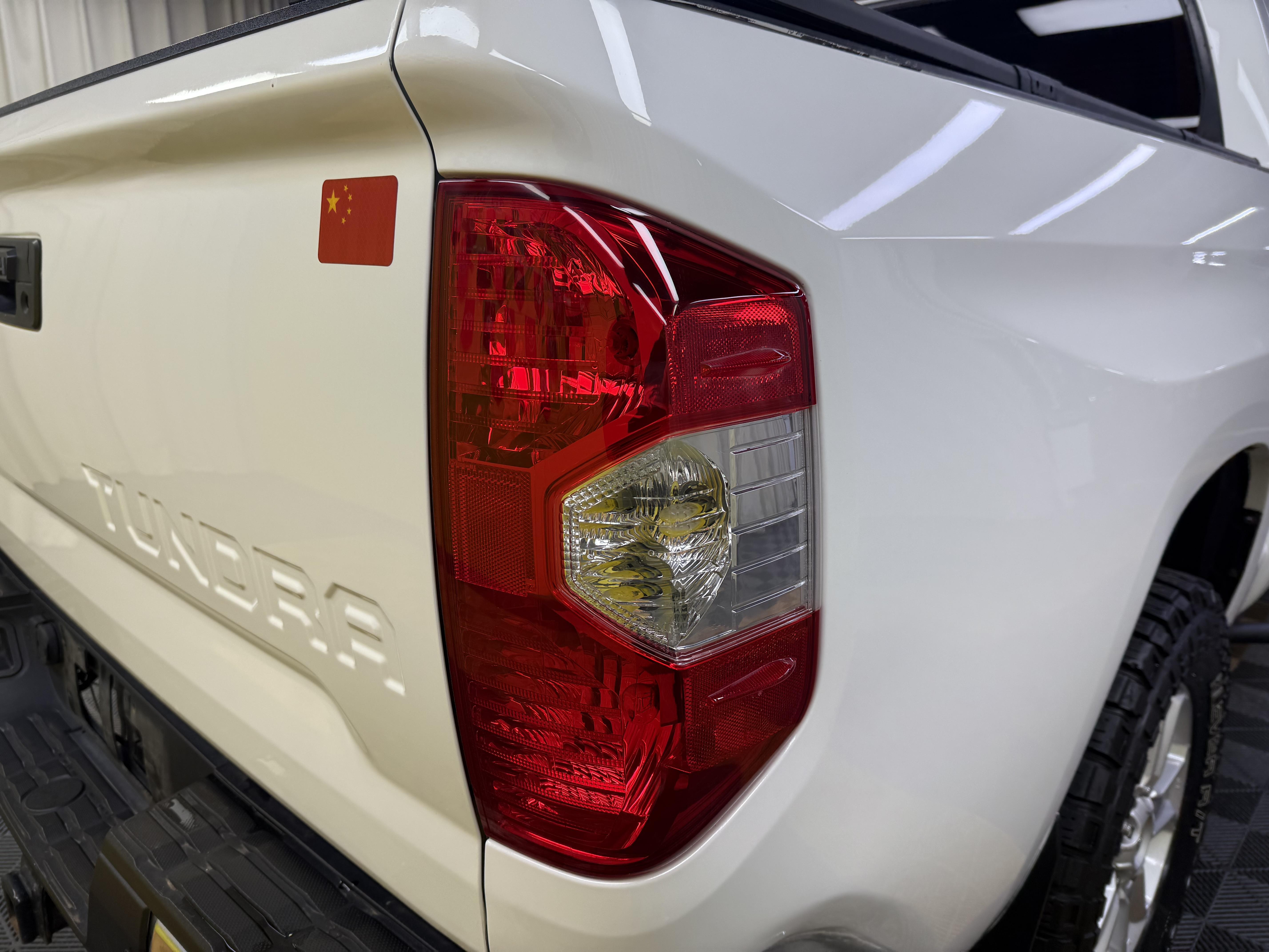 Toyota Fortuner 2018 thumb 9