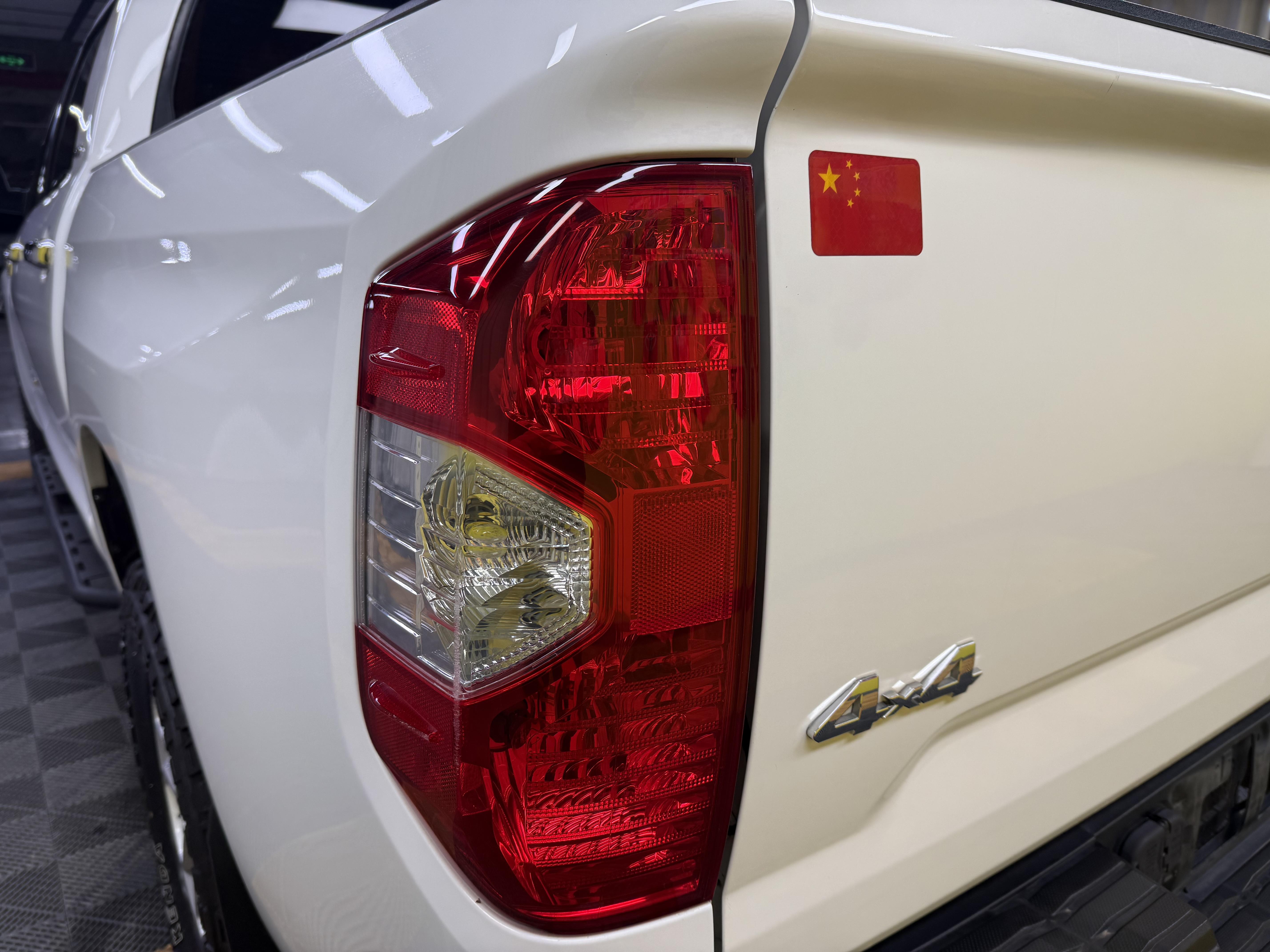 Toyota Fortuner 2018 thumb 10