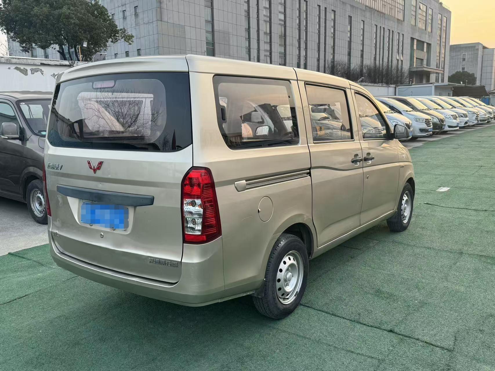 Wuling Rongguang V 2018 thumb 5