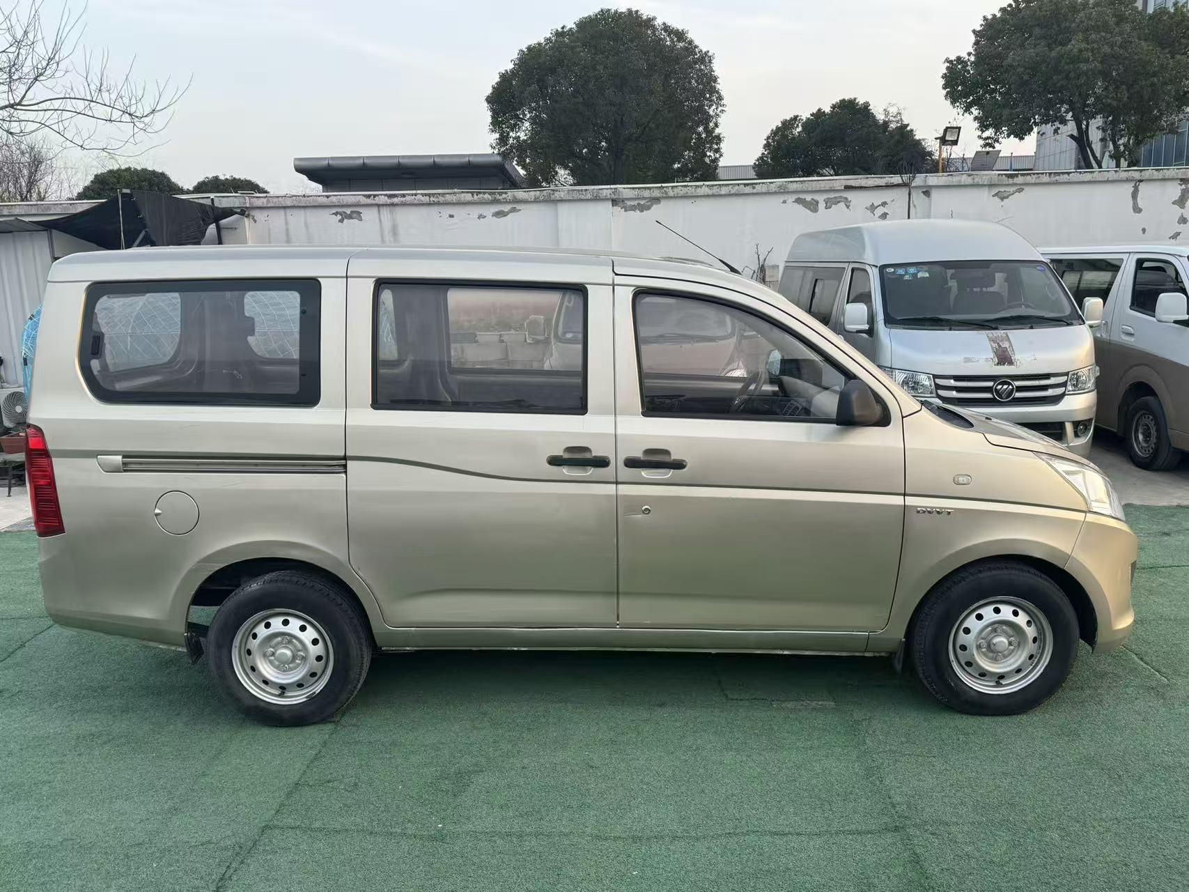 Wuling Rongguang V 2018 thumb 6