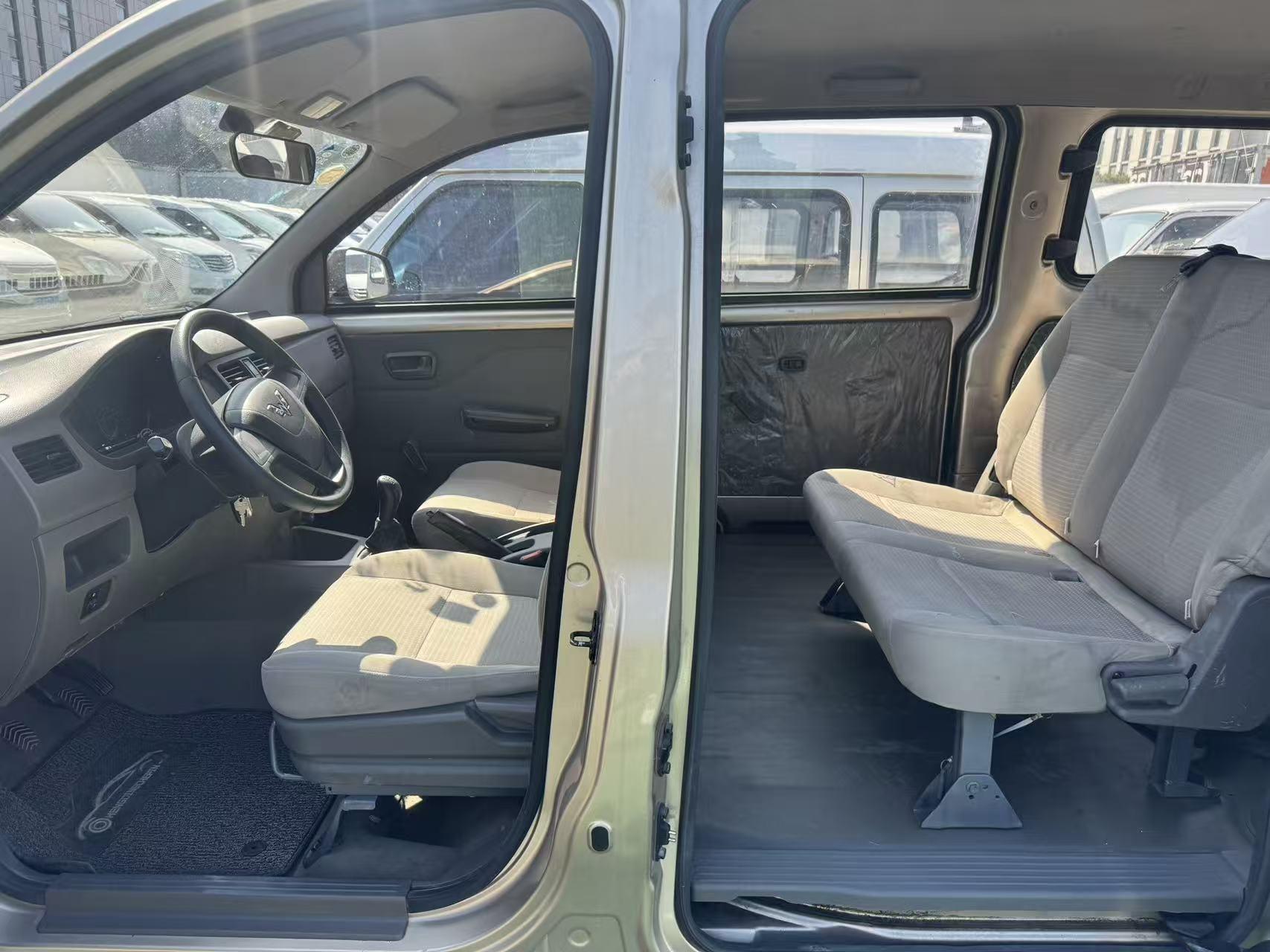 Wuling Rongguang V 2018 thumb 7