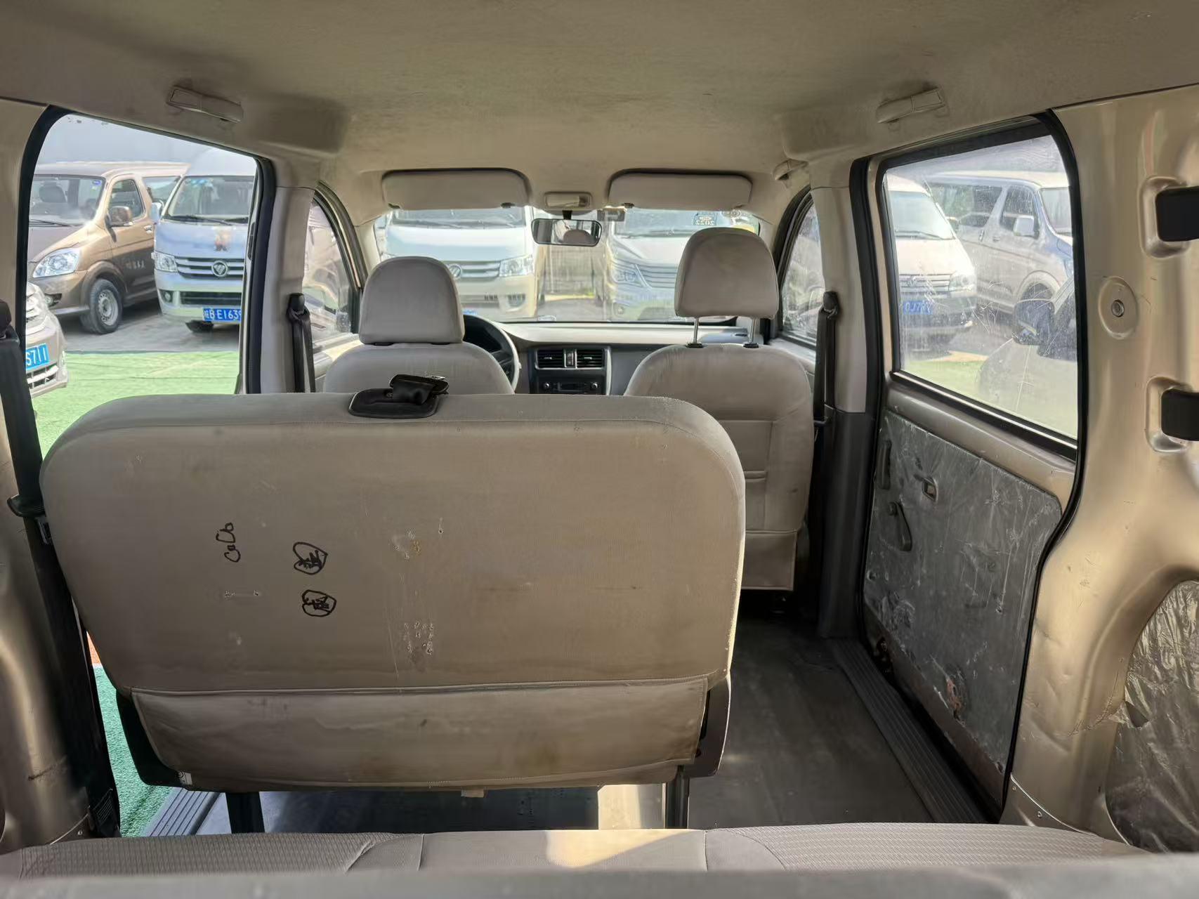 Wuling Rongguang V 2018 thumb 8