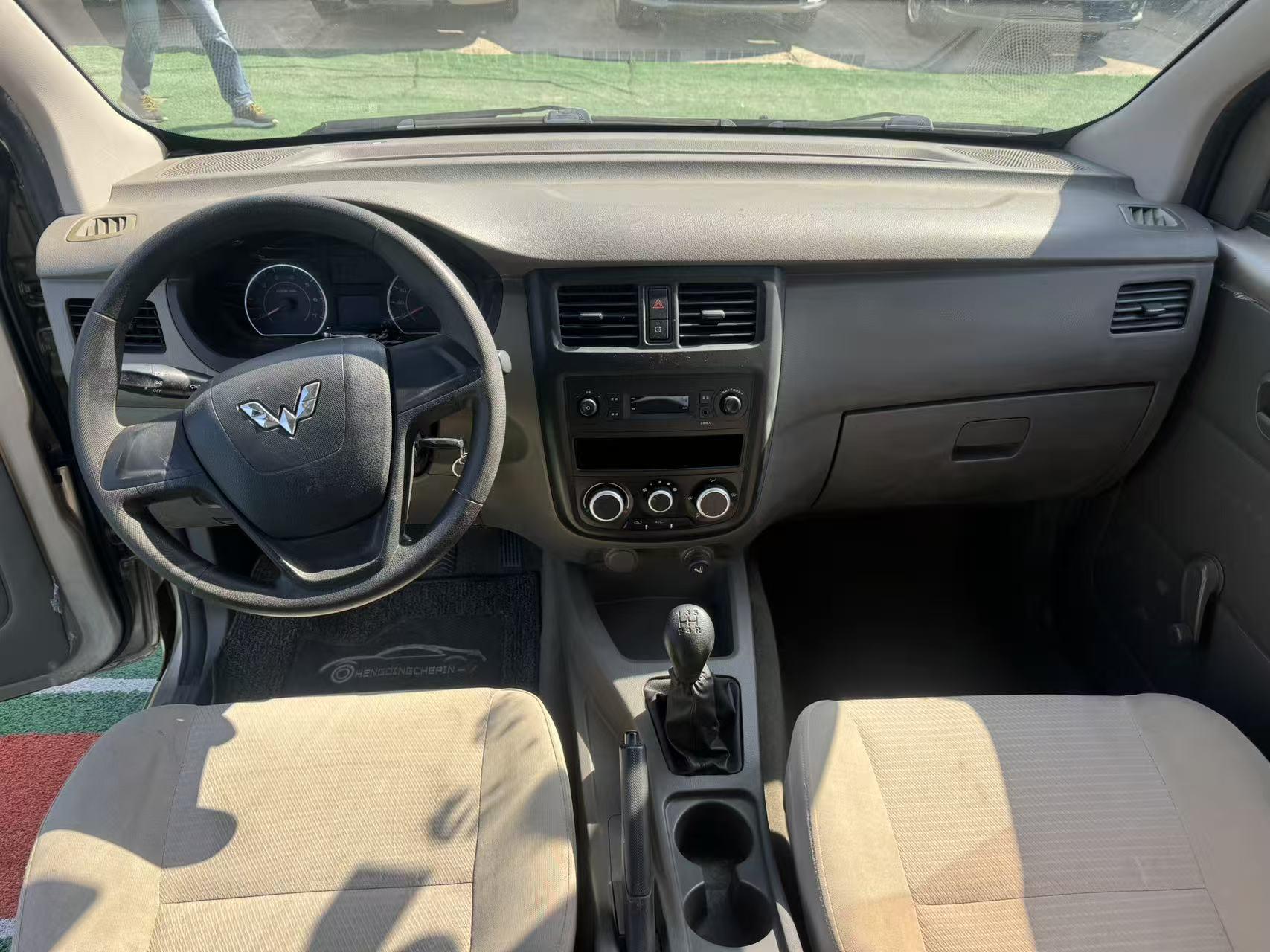 Wuling Rongguang V 2018 thumb 9