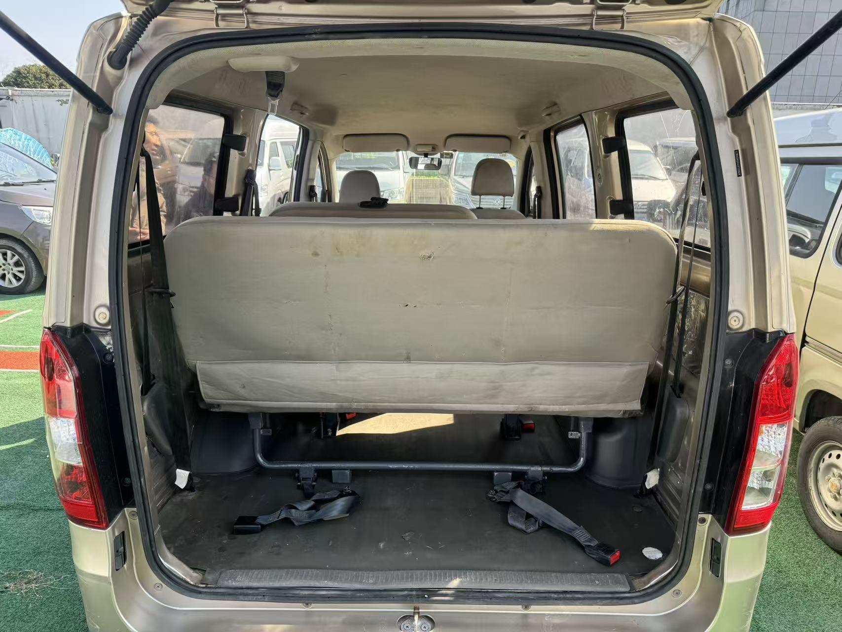 Wuling Rongguang V 2018 thumb 10