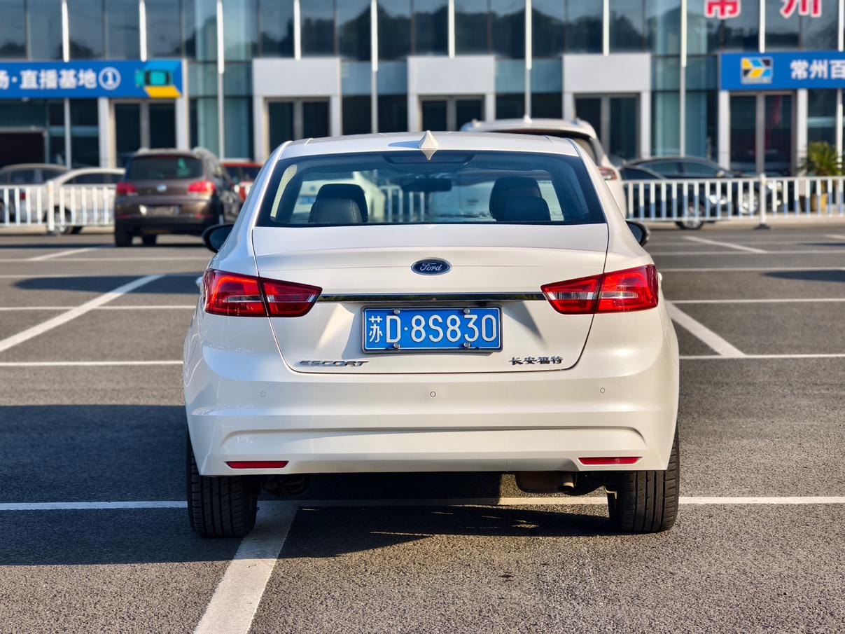 Ford Focus 2017 thumb 2