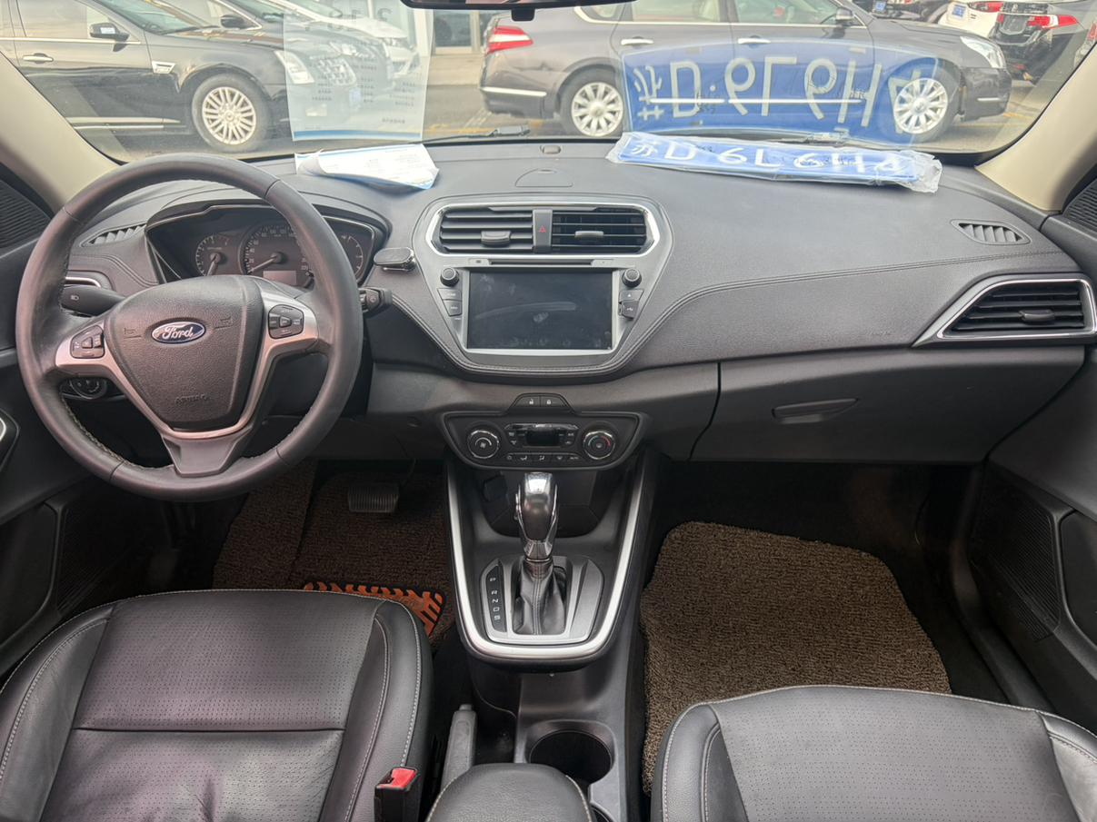 Ford Focus 2017 thumb 5
