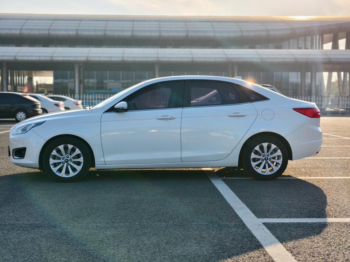 Ford Focus 2017 thumb 10