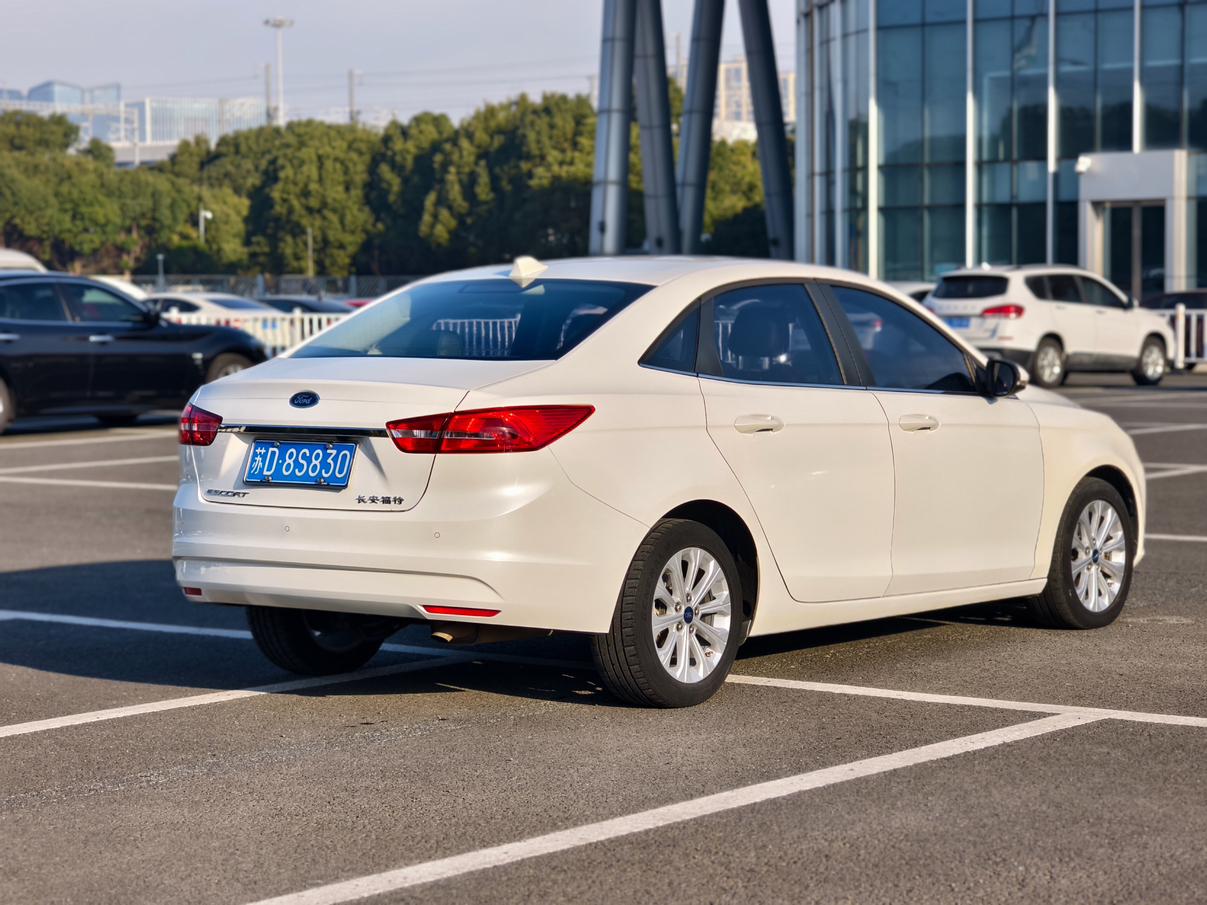 Ford Focus 2017 thumb 12