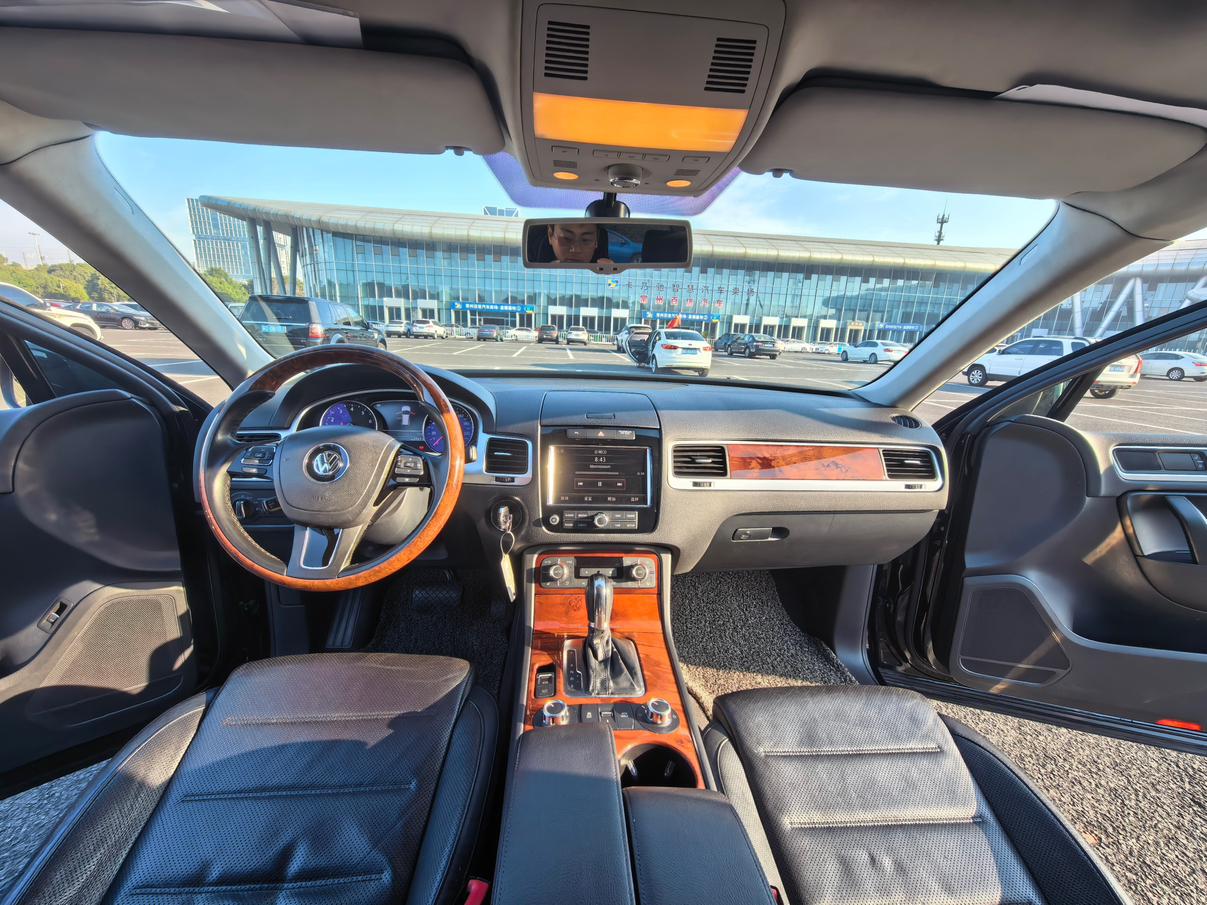Volkswagen Touareg 2011 thumb 4