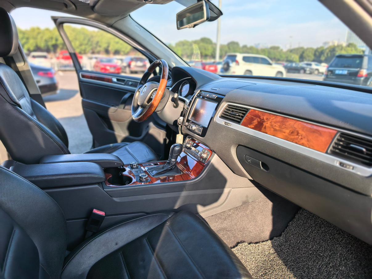 Volkswagen Touareg 2011 thumb 5