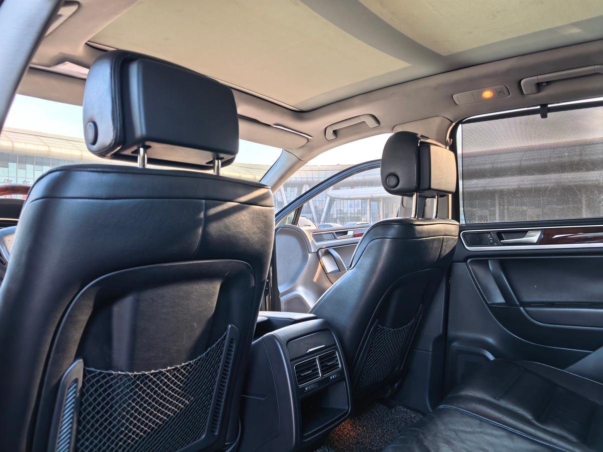 Volkswagen Touareg 2011 thumb 6