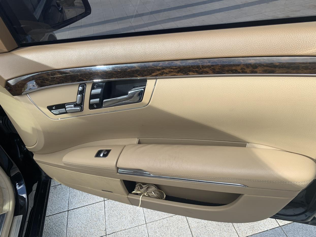 Mercedes-Benz S-Class 2012 thumb 10