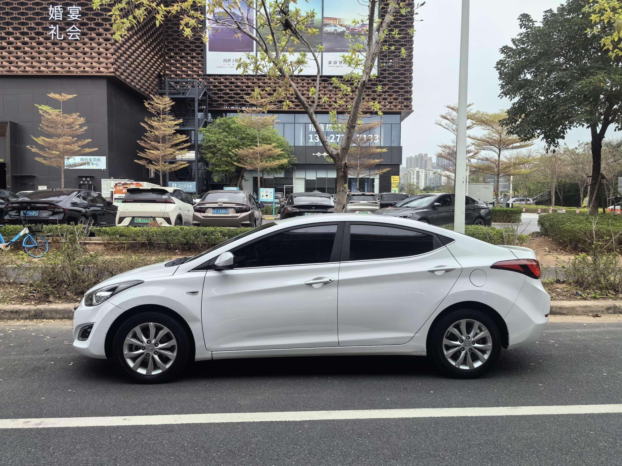 Hyundai Elantra 2017 thumb 2