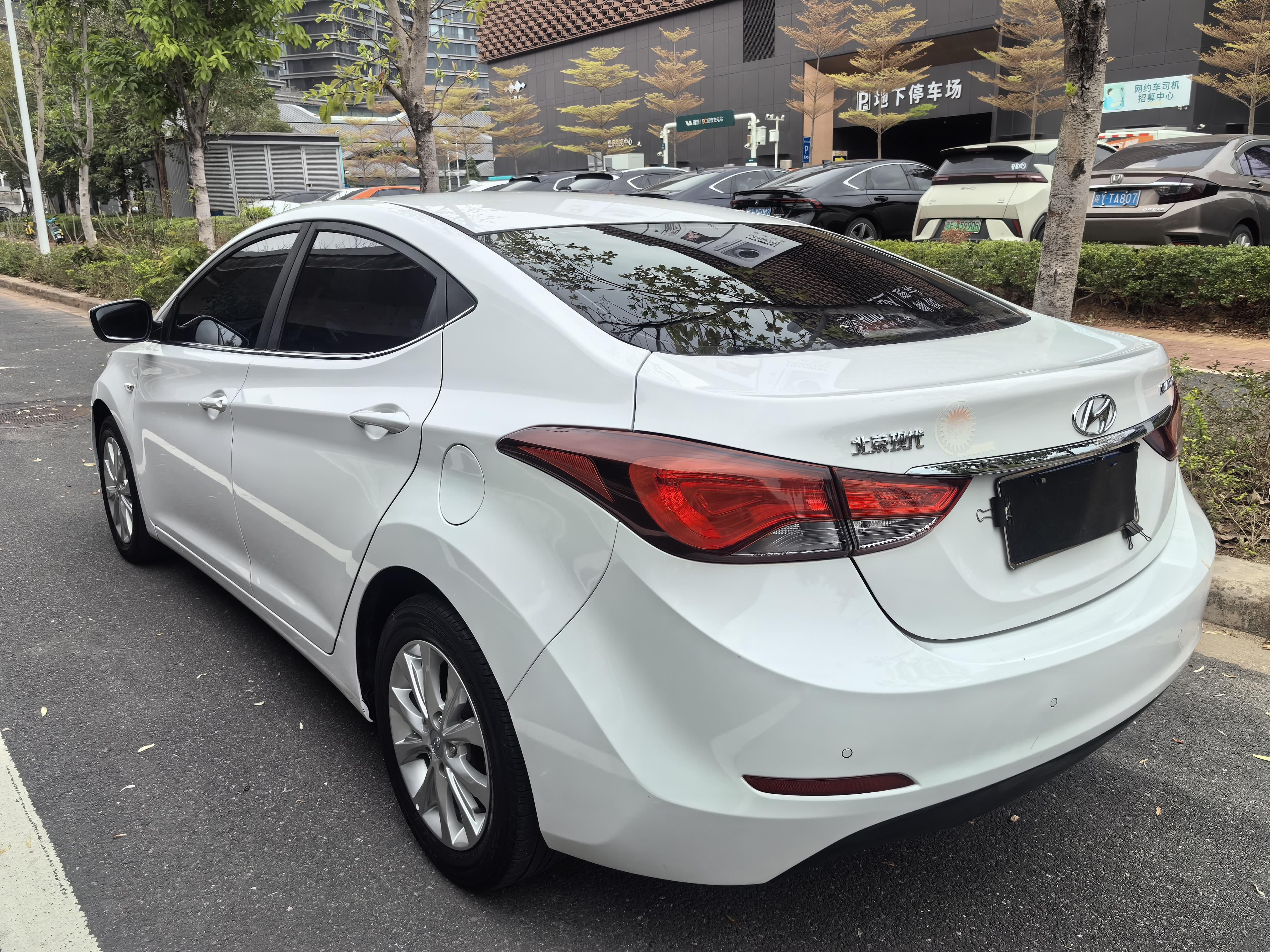 Hyundai Elantra 2017 thumb 3