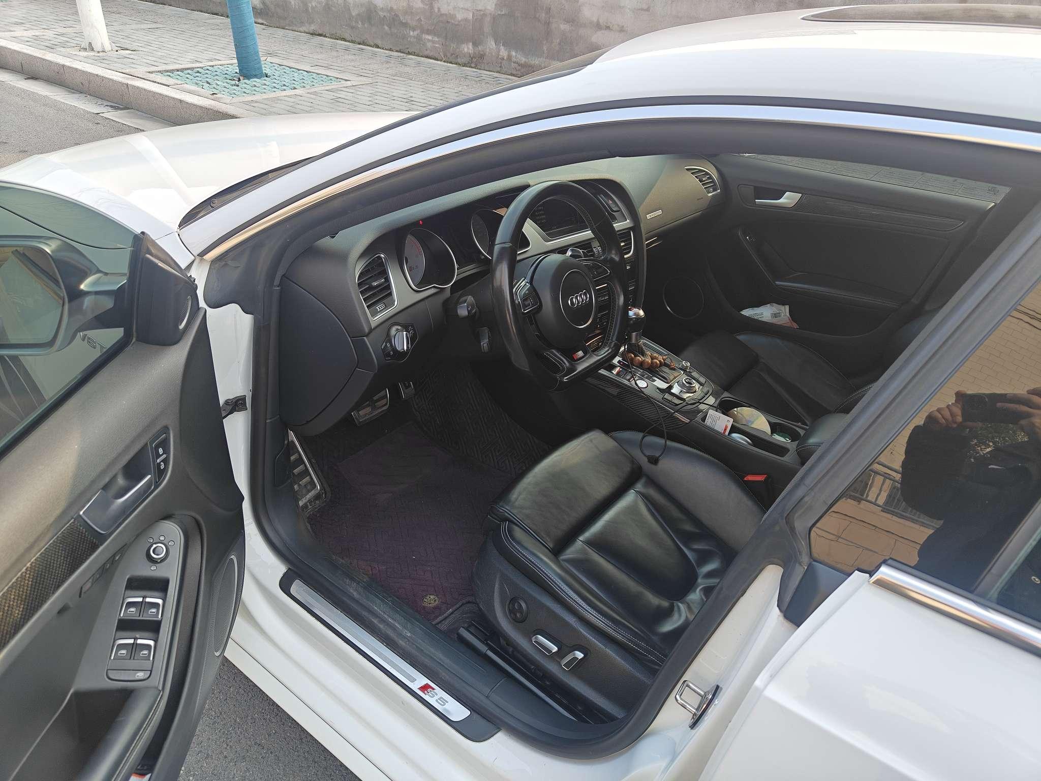 Audi S5 2015 thumb 6