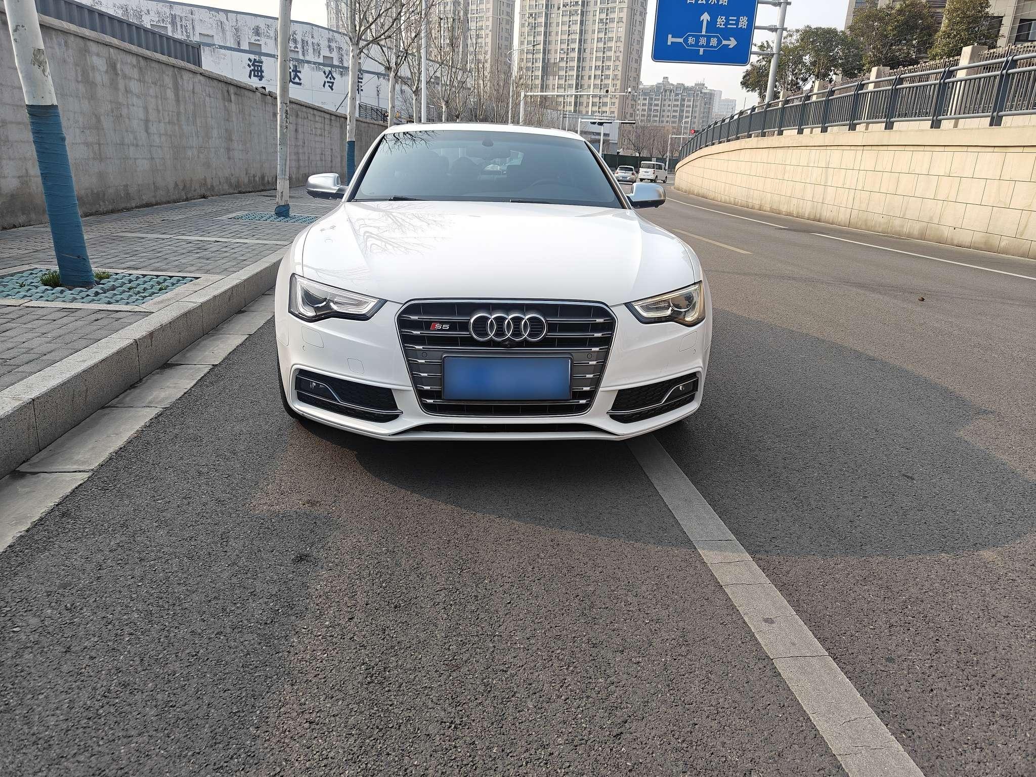 Audi S5 2015 thumb 9