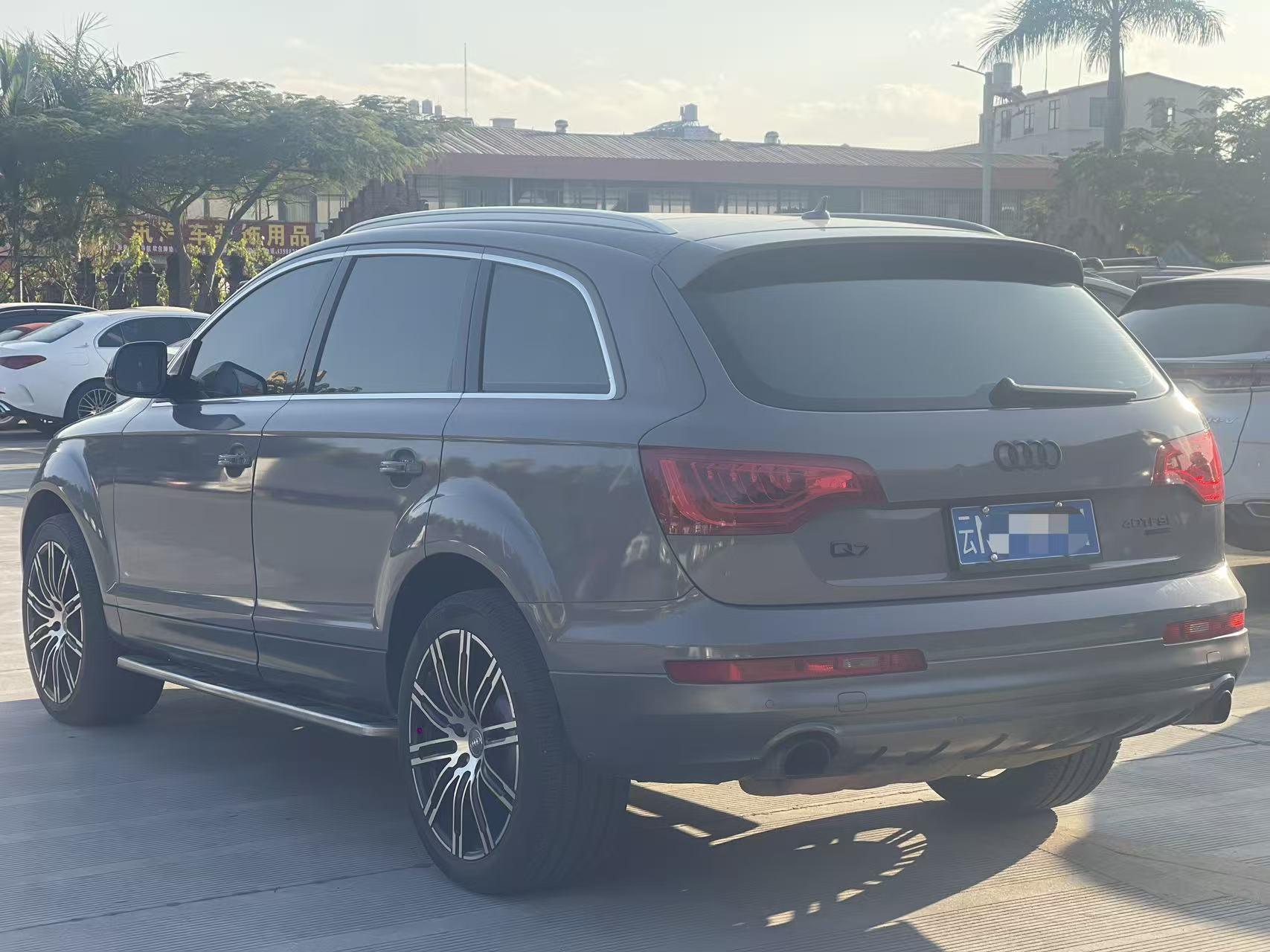 Audi Q7 2014 thumb 2