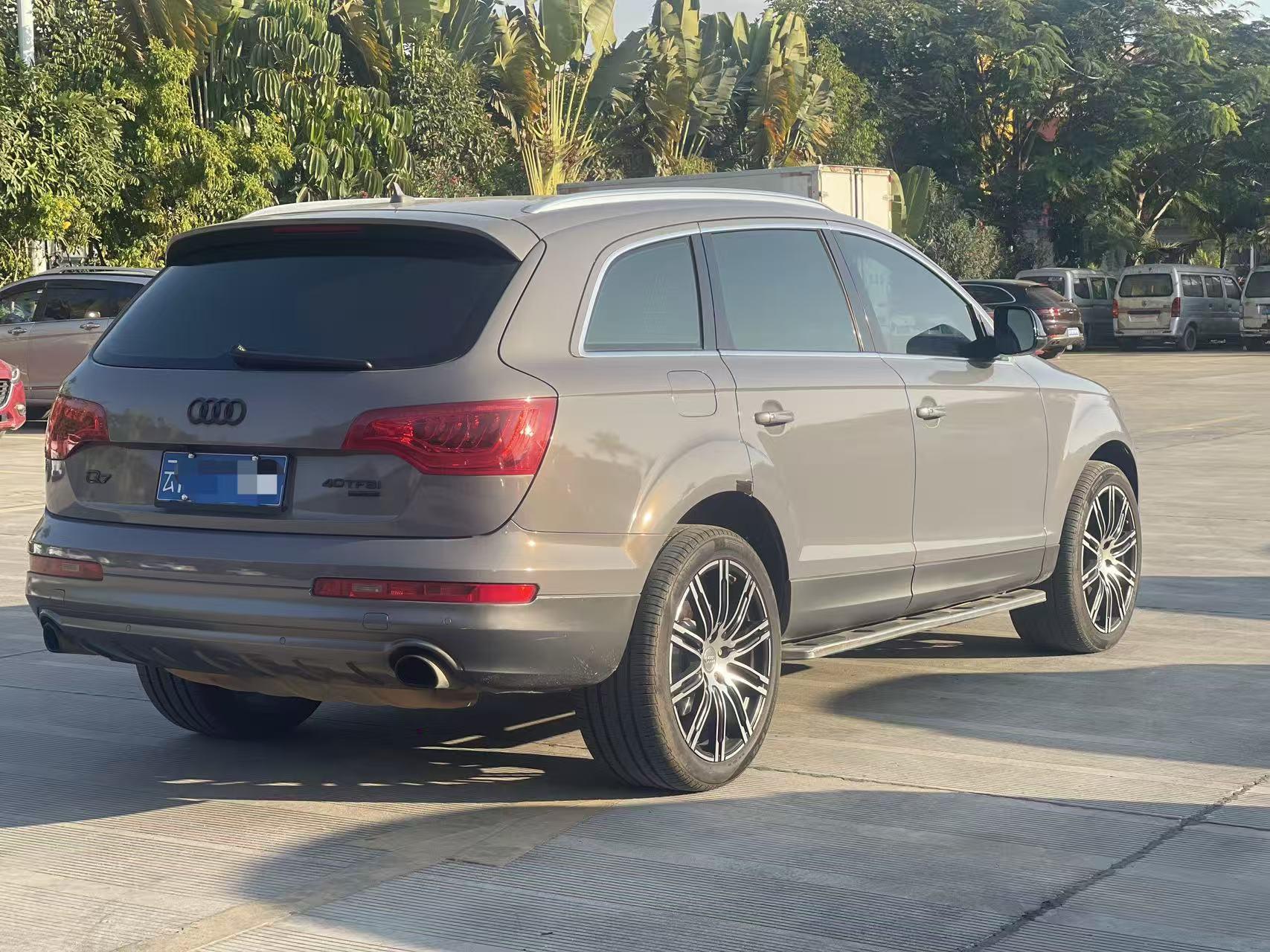 Audi Q7 2014 thumb 4