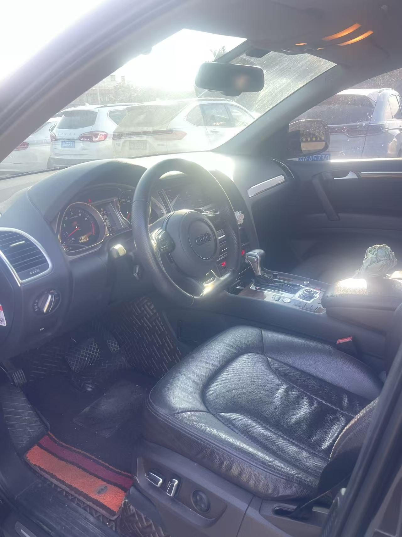 Audi Q7 2014 thumb 6