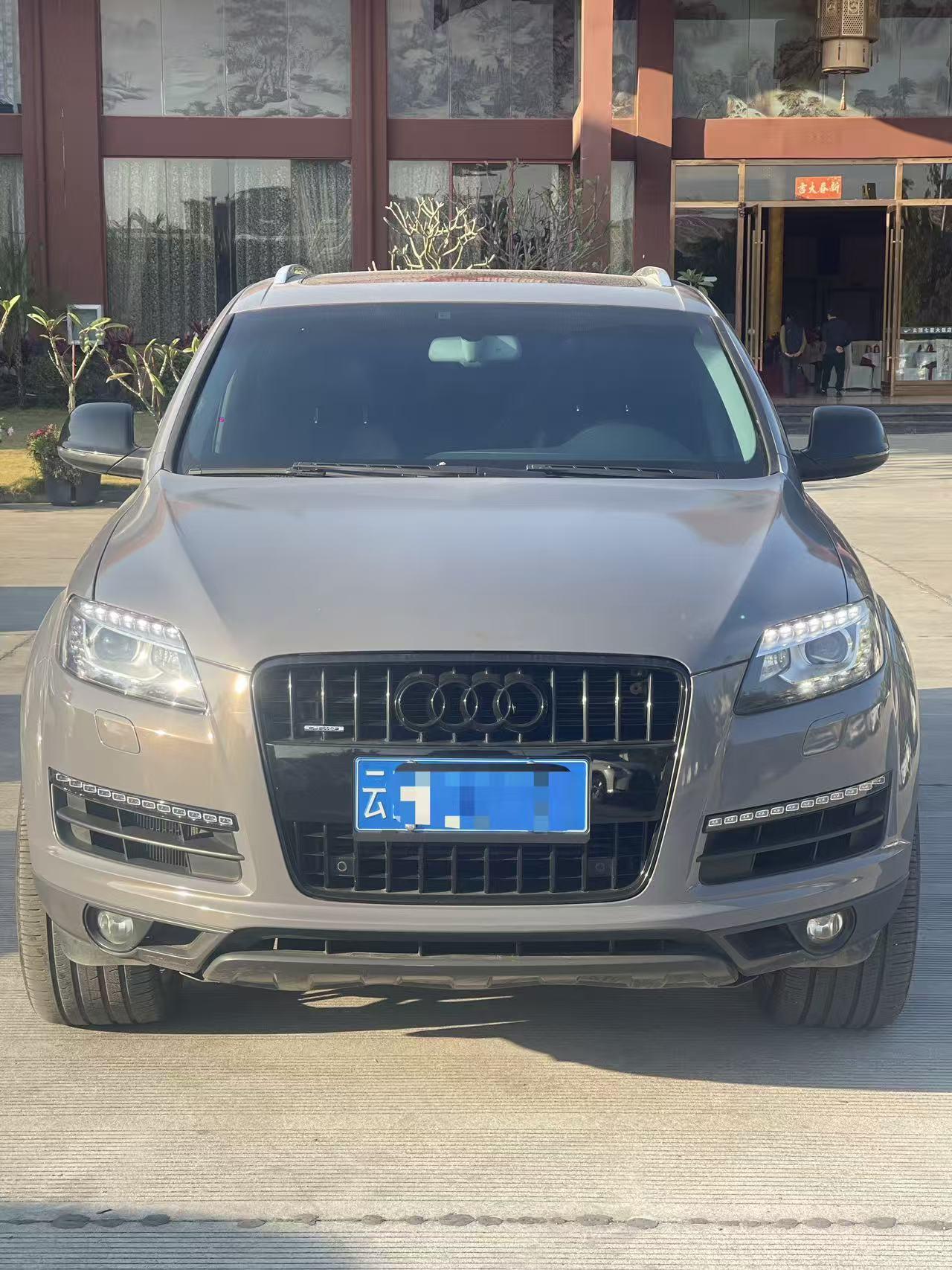 Audi Q7 2014 thumb 9