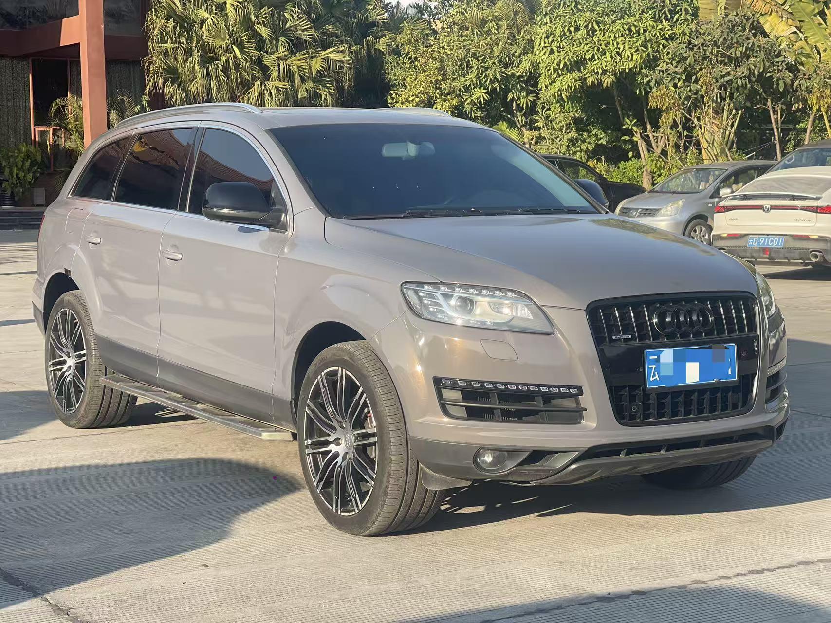 Audi Q7 2014 thumb 10