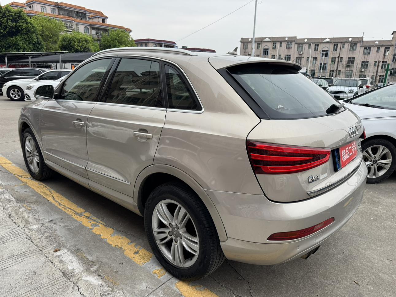 Audi Q3 2013 thumb 2