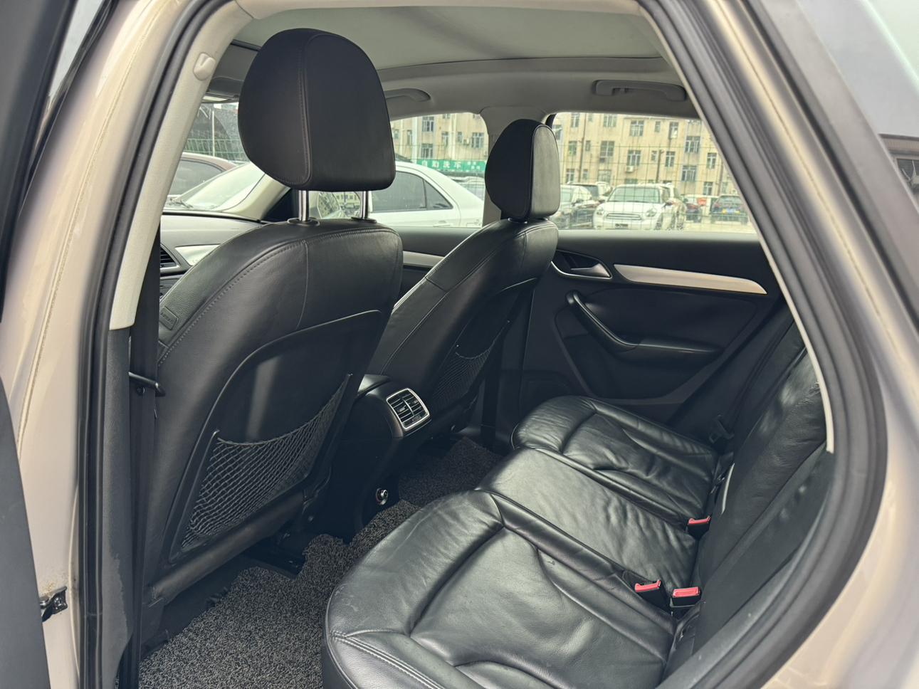 Audi Q3 2013 thumb 10