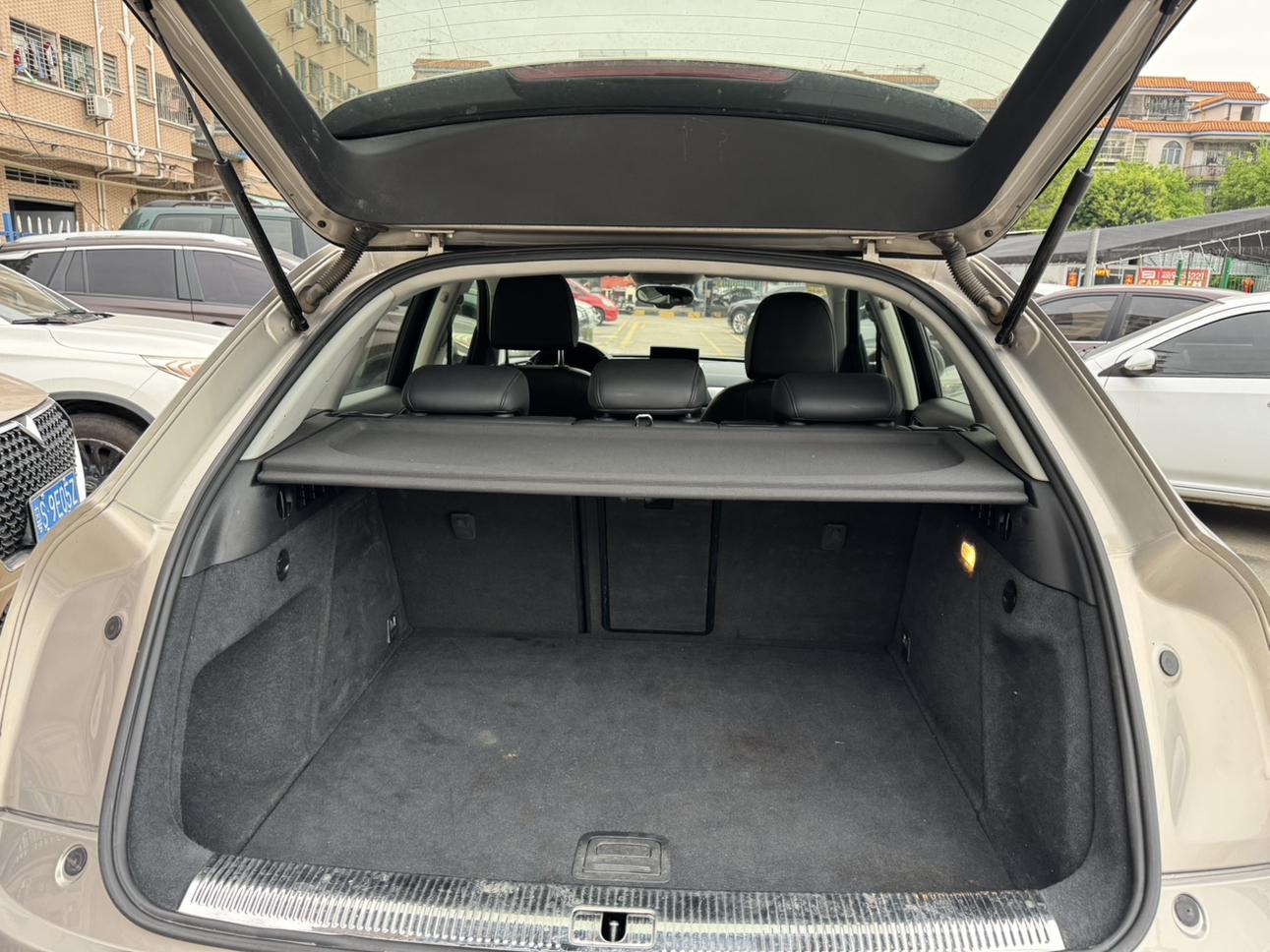 Audi Q3 2013 thumb 12