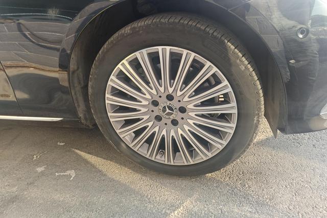 Mercedes-Benz E-Class 2023 thumb 2