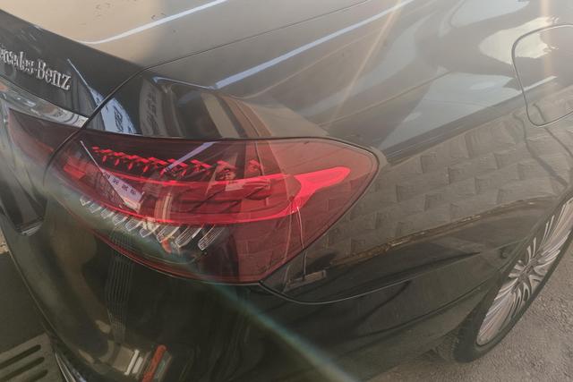 Mercedes-Benz E-Class 2023 thumb 5