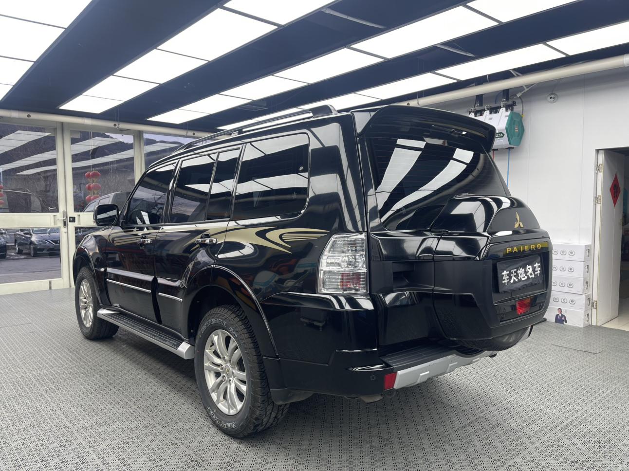 Mitsubishi Pajero 2020 thumb 2