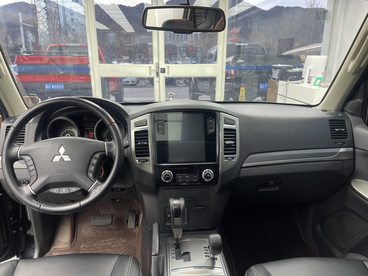 Mitsubishi Pajero 2020 thumb 6