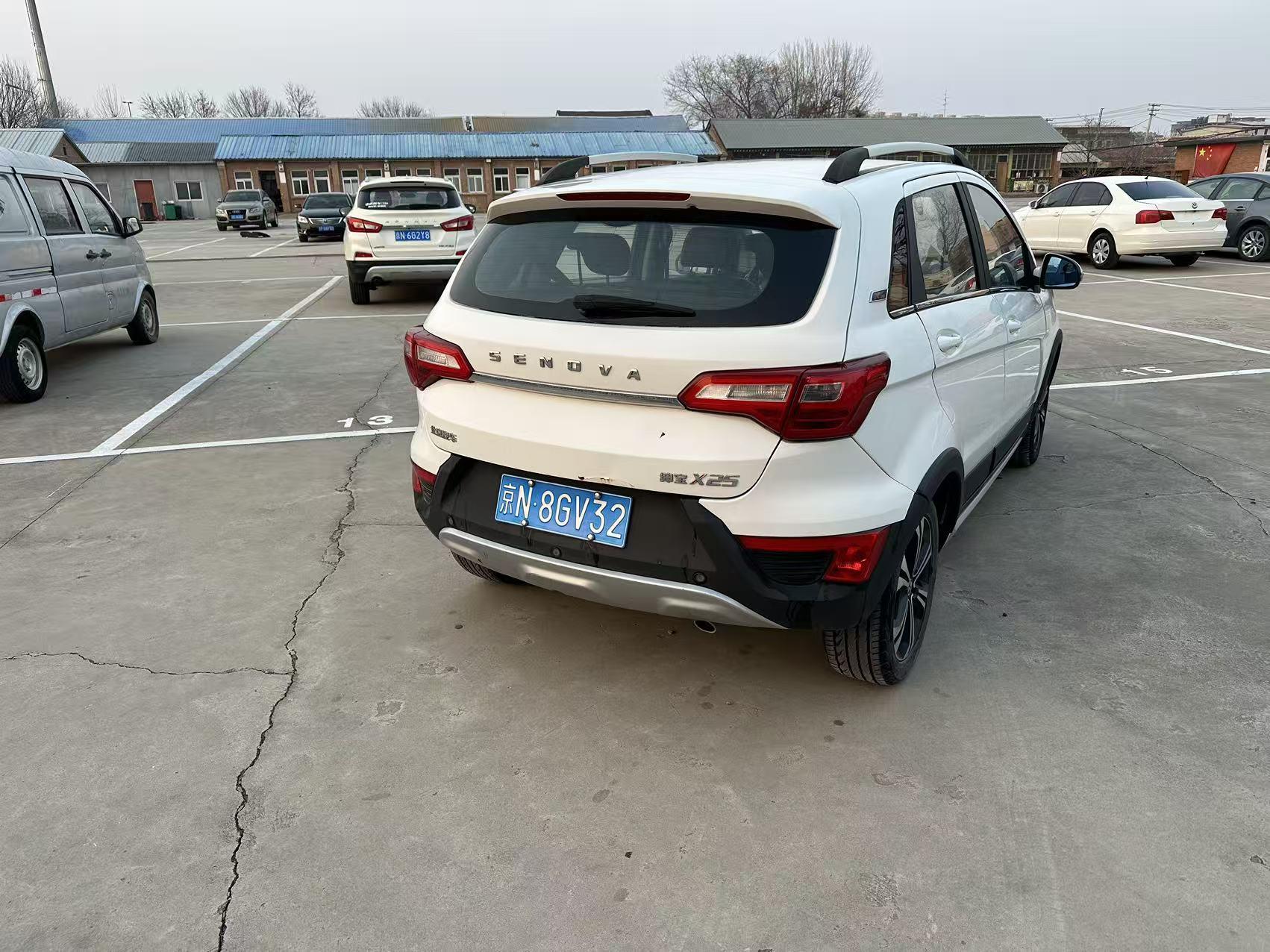 BAIC X25 2016 thumb 12