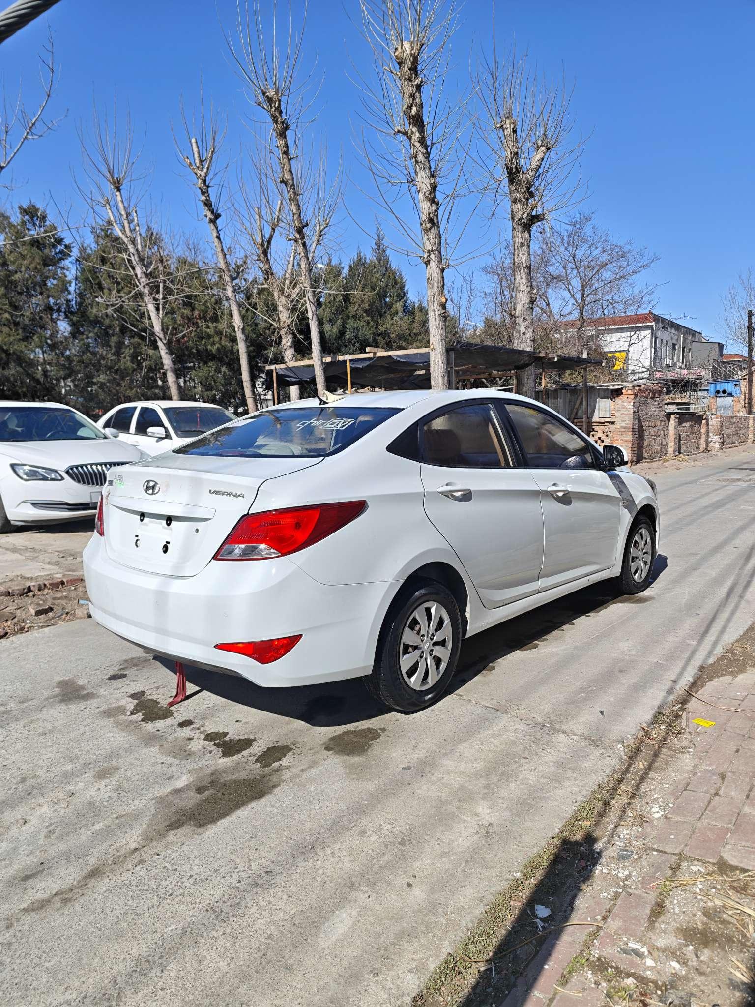 Hyundai Solaris 2016 thumb 4