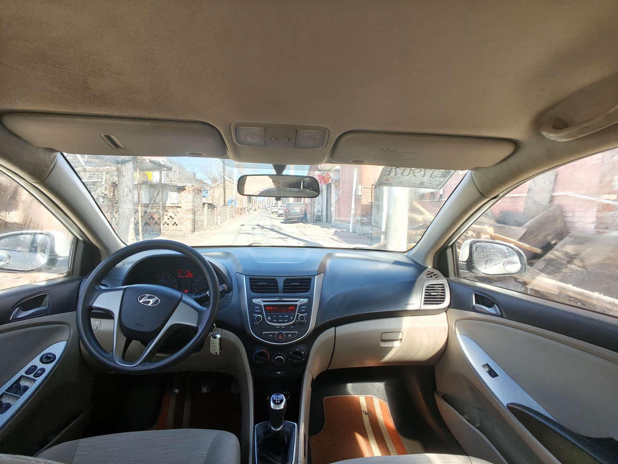 Hyundai Solaris 2016 thumb 5