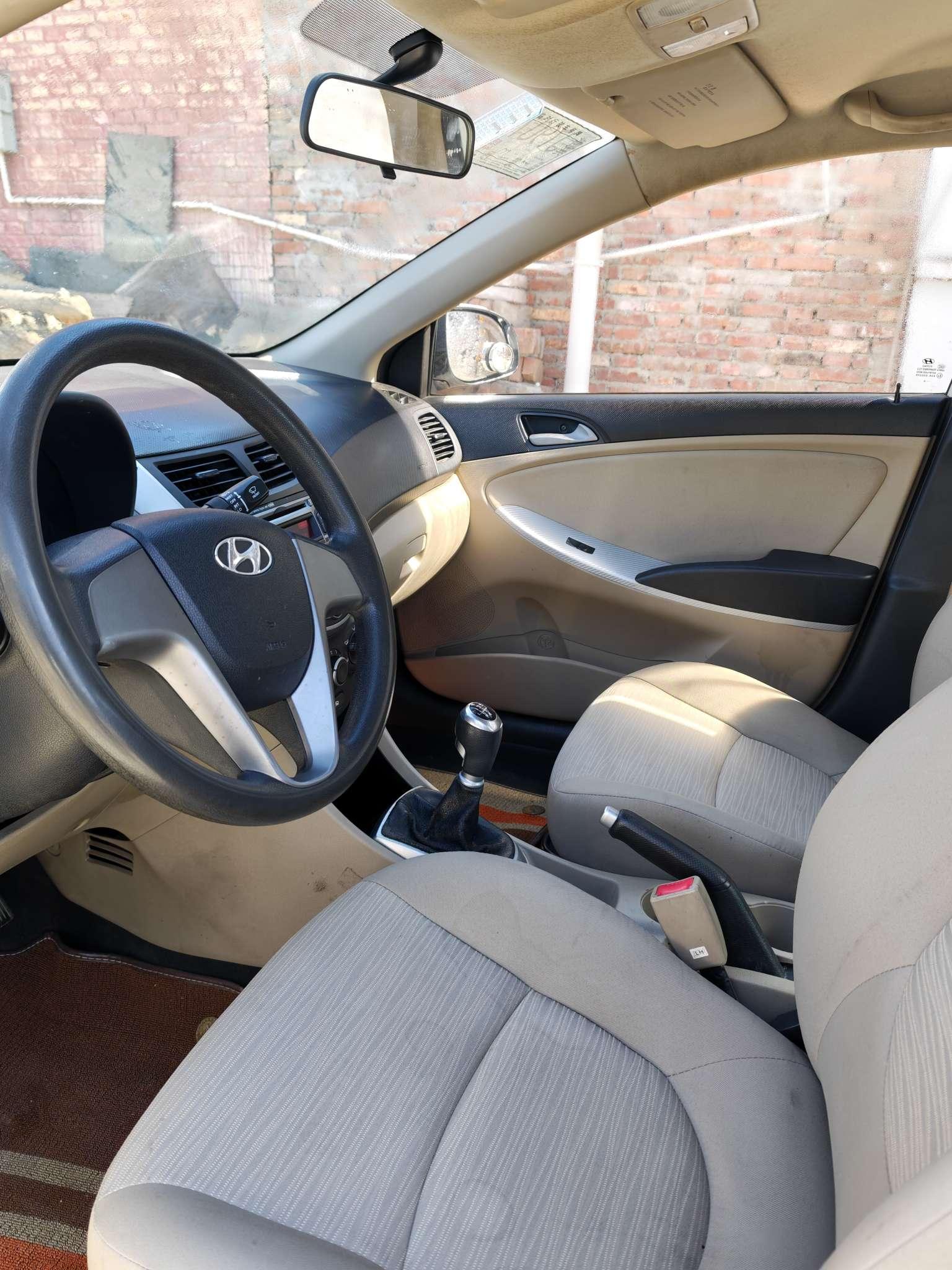 Hyundai Solaris 2016 thumb 7