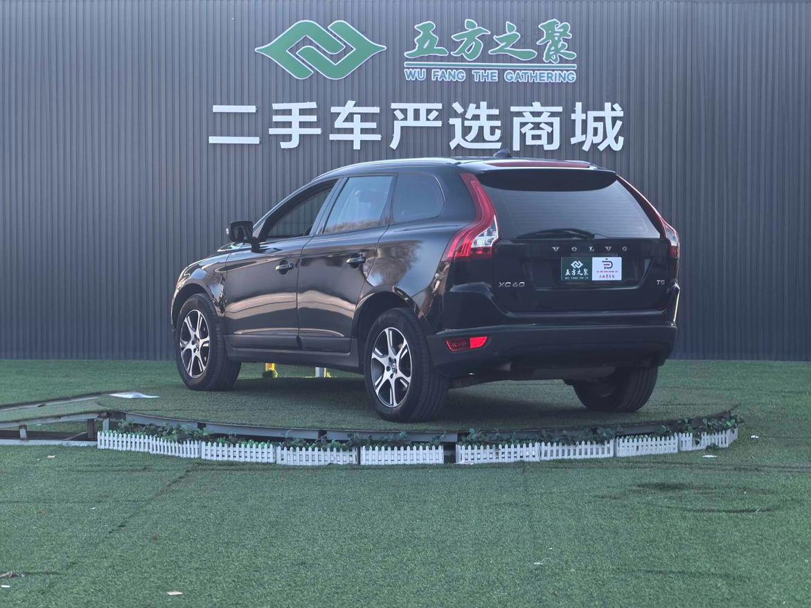 Volvo XC60 2013 thumb 3