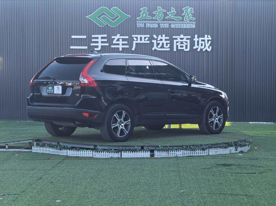 Volvo XC60 2013 thumb 5
