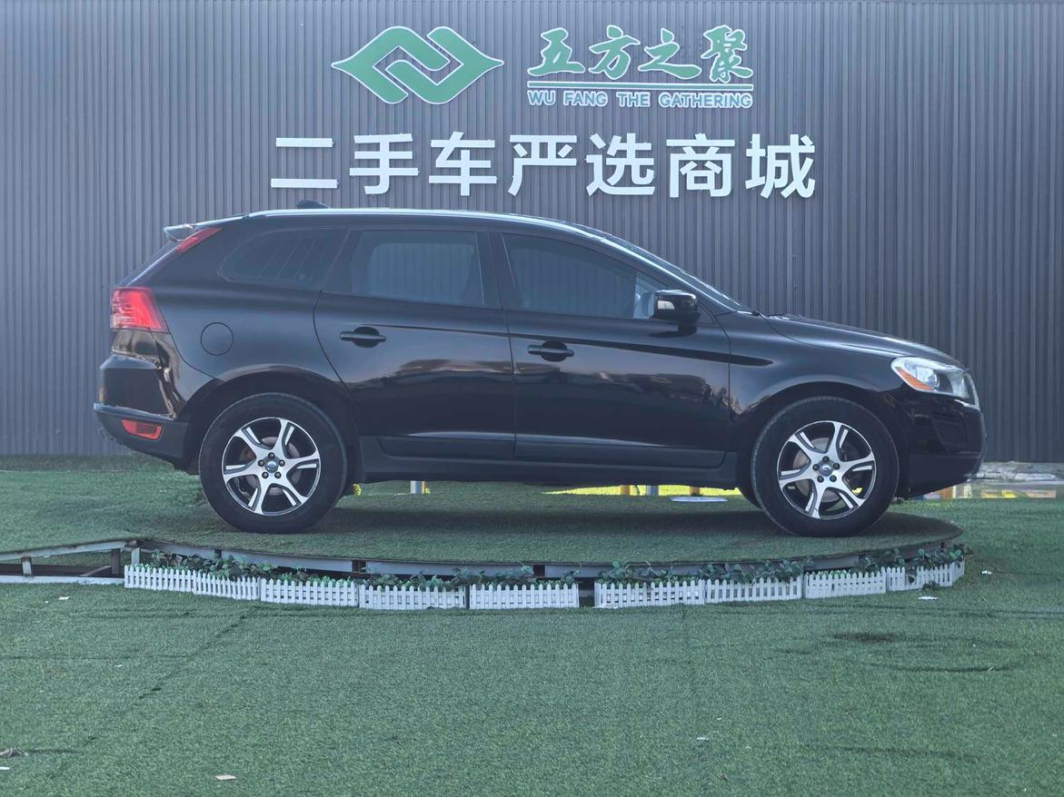 Volvo XC60 2013 thumb 6