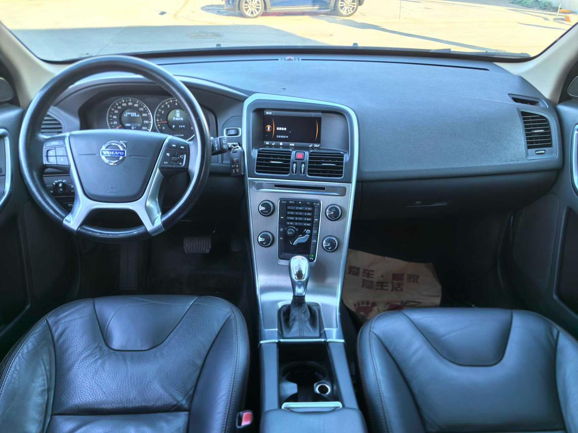 Volvo XC60 2013 thumb 9