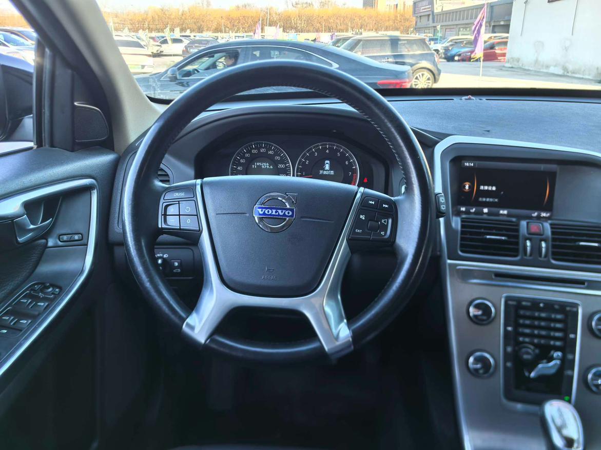 Volvo XC60 2013 thumb 12