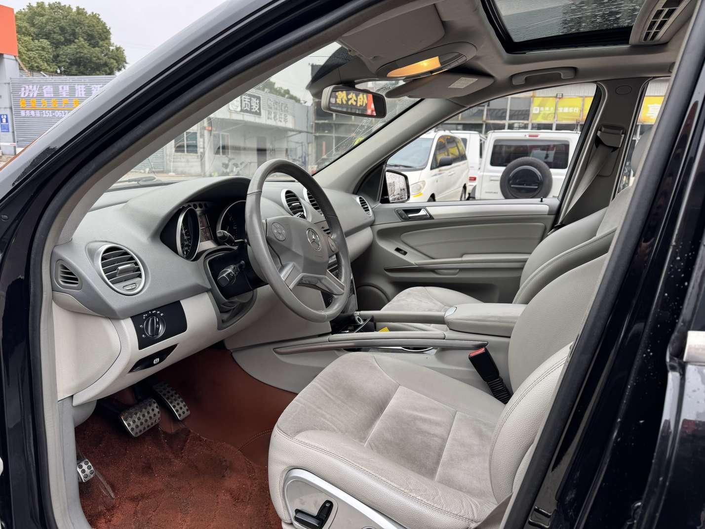 Mercedes-Benz M-Class 2011 thumb 9