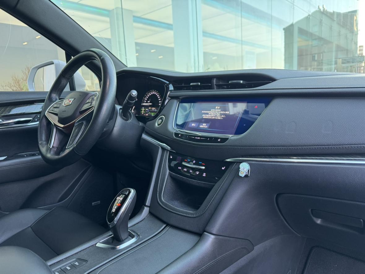 Cadillac XT5 2018 thumb 3