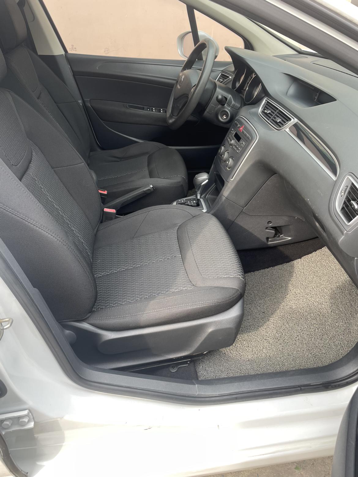 Peugeot 308 2016 thumb 4