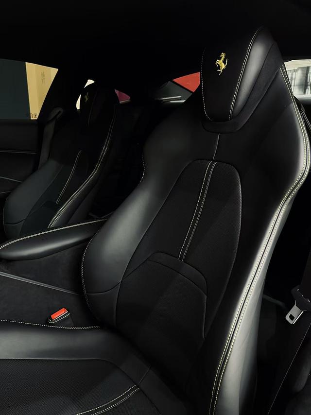 Ferrari Roma 2020 thumb 4