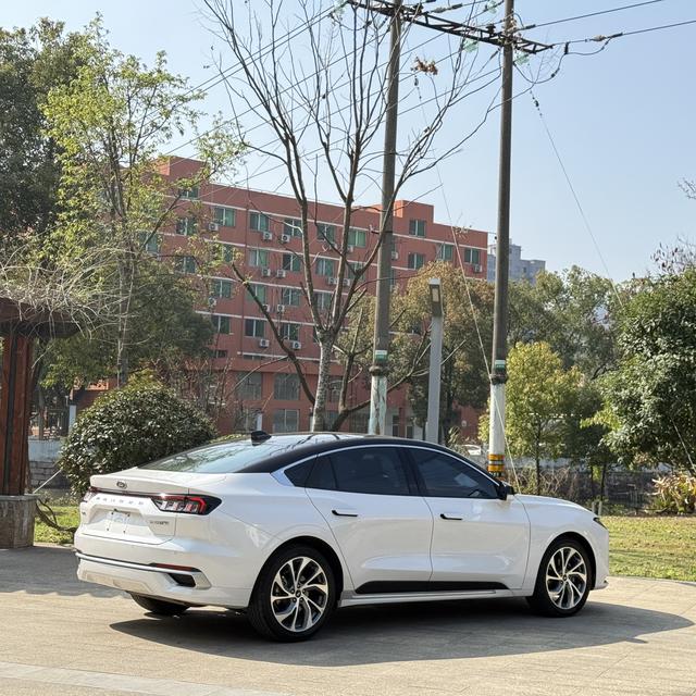 Ford Mondeo 2022 thumb 9