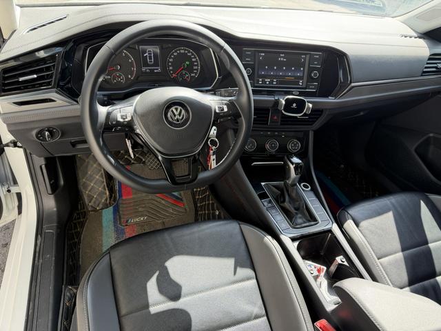 Volkswagen Sagitar 2019 thumb 6