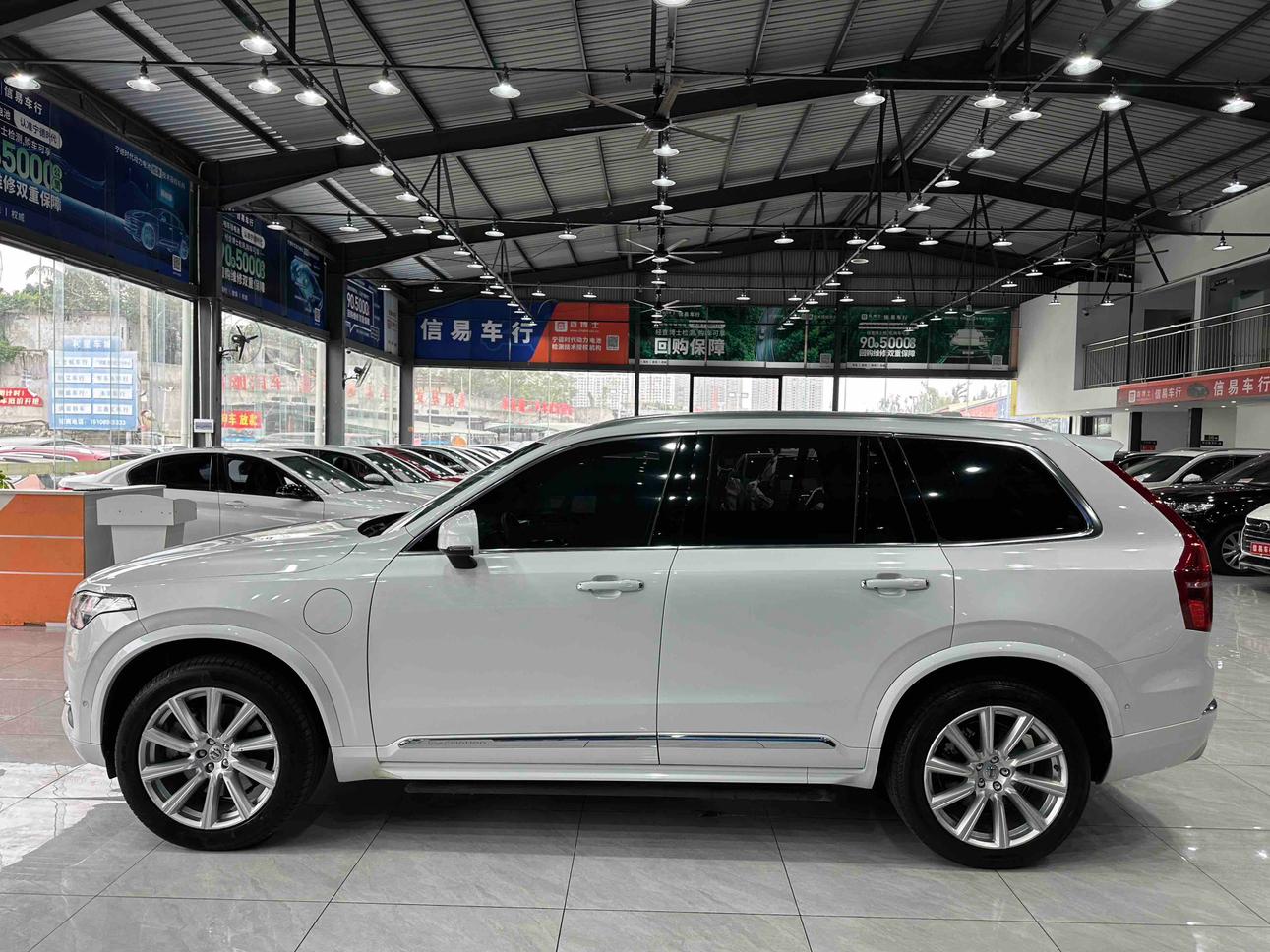 Volvo XC90 2018 thumb 2