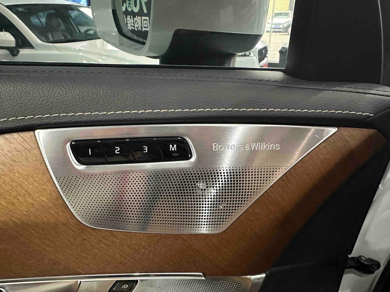 Volvo XC90 2018 thumb 10