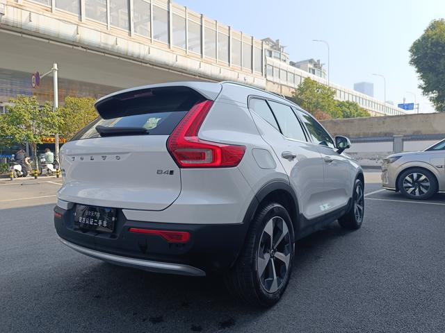 Volvo XC40 2025 thumb 4